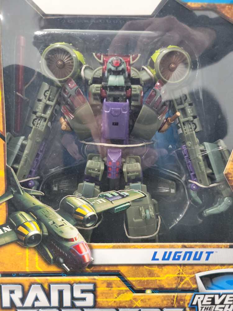 Deep Dive - Hasbro (Reveal The Shield) action figure collectible - Main Image 2