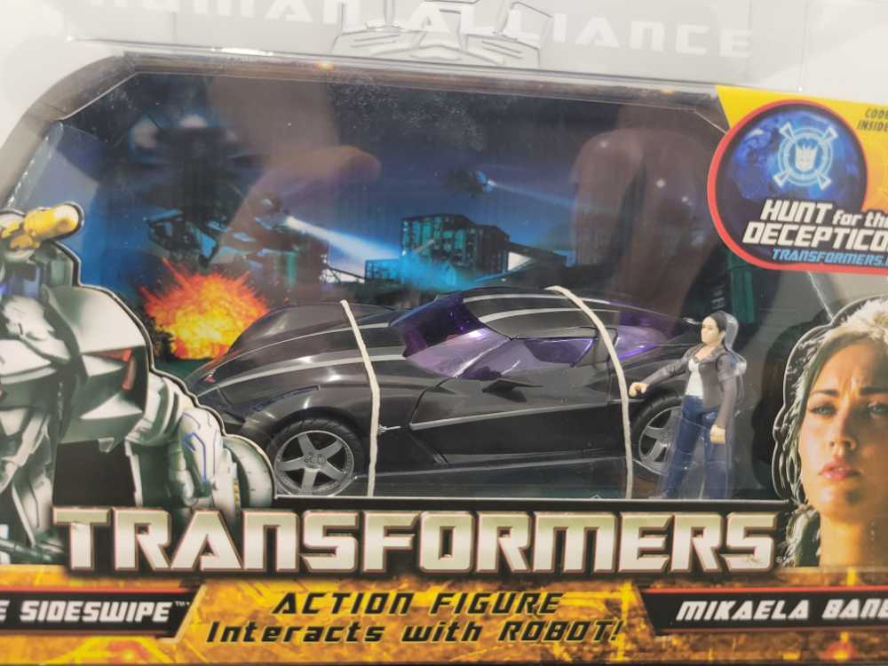 Sideswipe Shadow Blade Human Alliance with Mikaela Banes - Hasbro (Hunt For The Decepticons) action figure collectible - Main Image 2