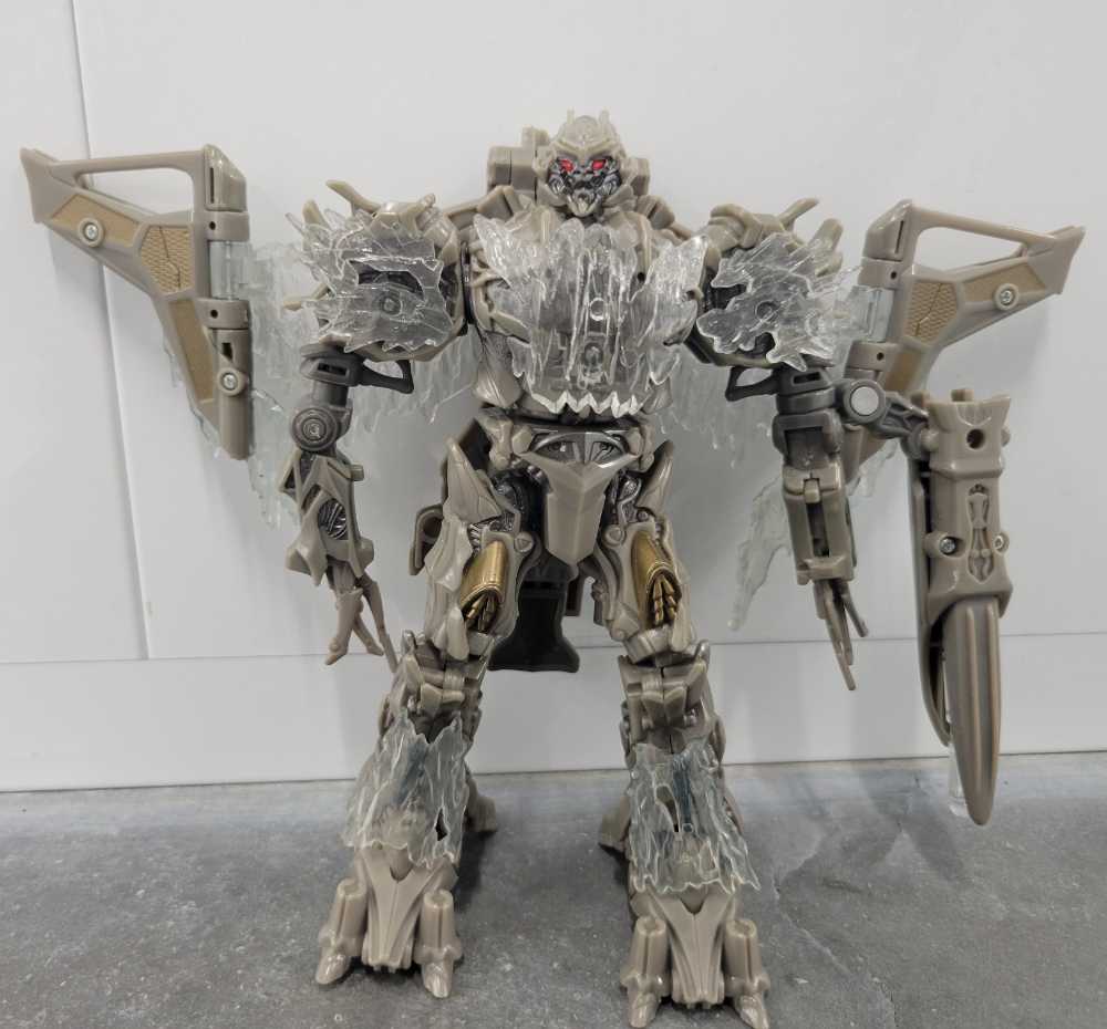 Megatron Gathering At The Nemesis Toys"R"Us  - Hasbro (Revenge Of The Fallen) action figure collectible - Main Image 2
