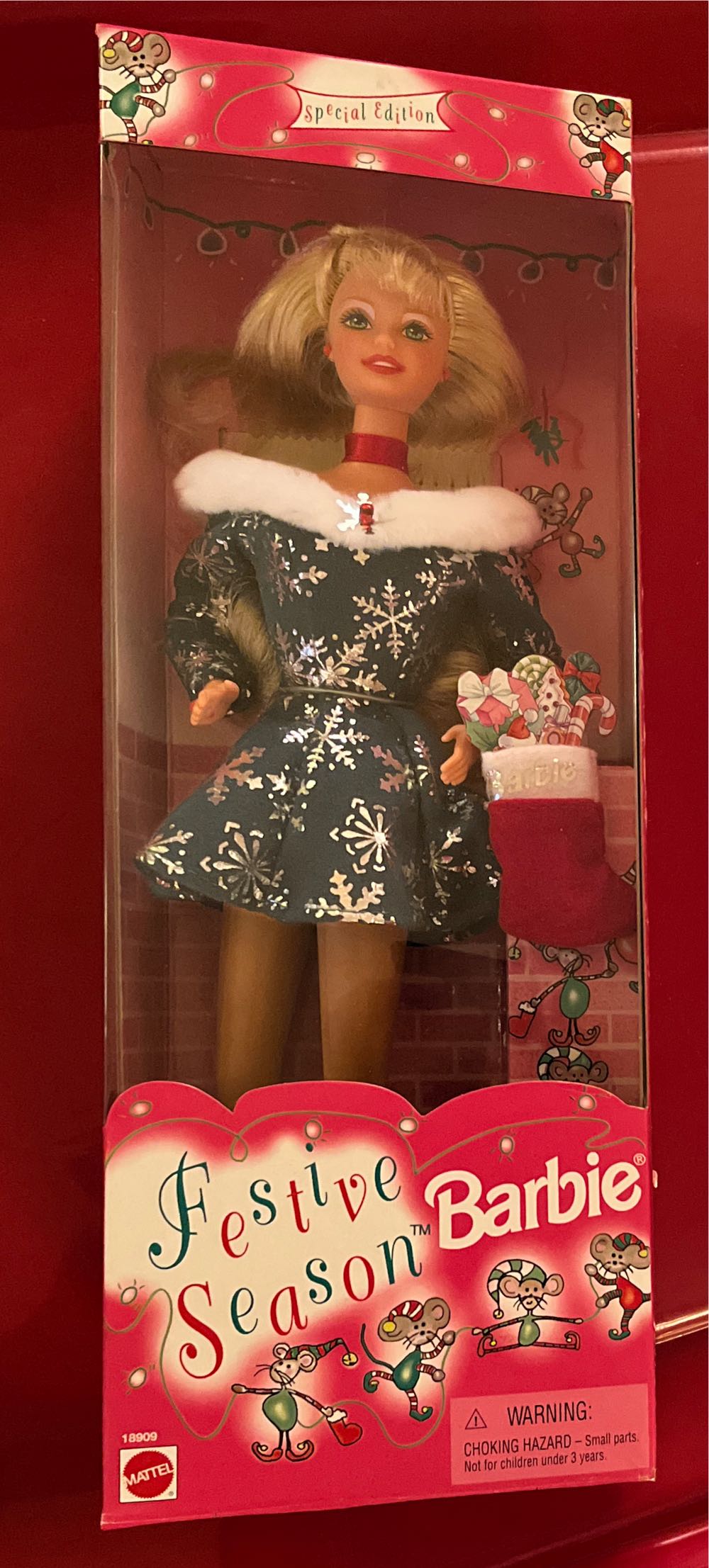 Festive Season Barbie Doll Special Edition  action figure collectible [Barcode 074299189098] - Main Image 2