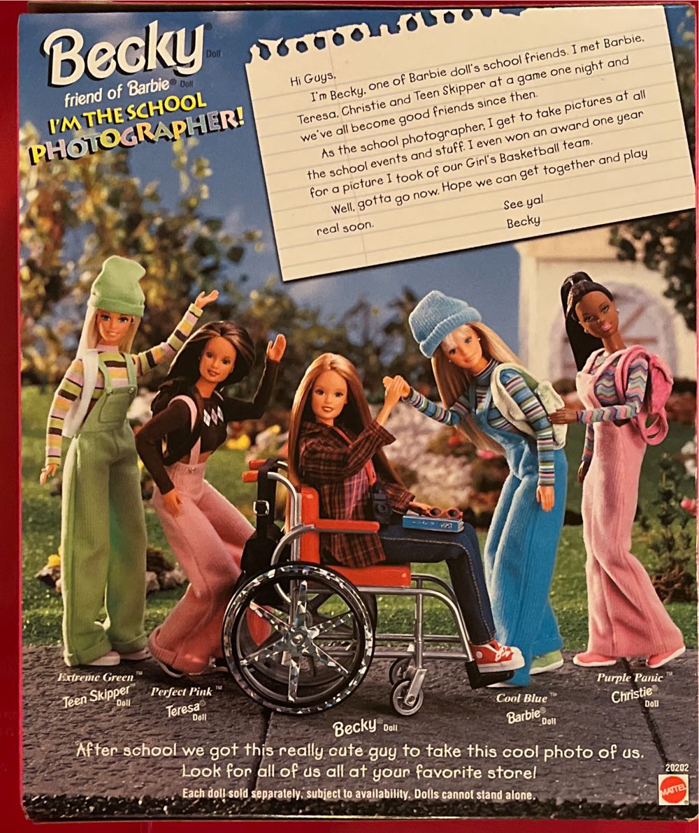 Barbie Doll Becky I’m The School Photographer - Mattel action figure collectible [Barcode 074299202025] - Main Image 3