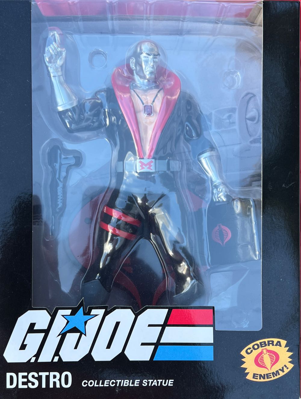 PCS Destro - Enemy Weapons Supplier  (G. I. JOE) action figure collectible [Barcode 701575417780] - Main Image 2