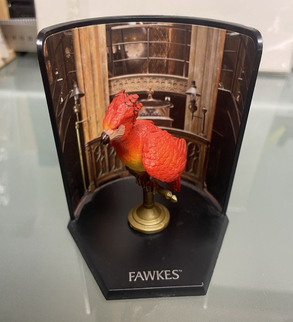 Fawkes - The Noble Collection (Harry Potter) action figure collectible [Barcode 849421003425] - Main Image 2