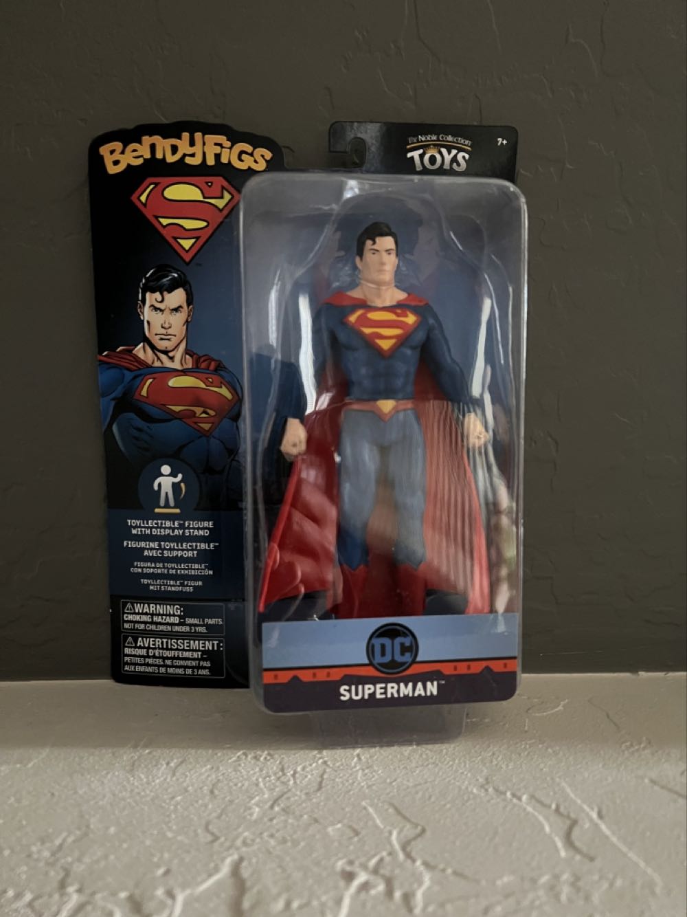 Superman Bendyfigs DC - The Nobel Collection (Superman) action figure collectible [Barcode 849421007225] - Main Image 2