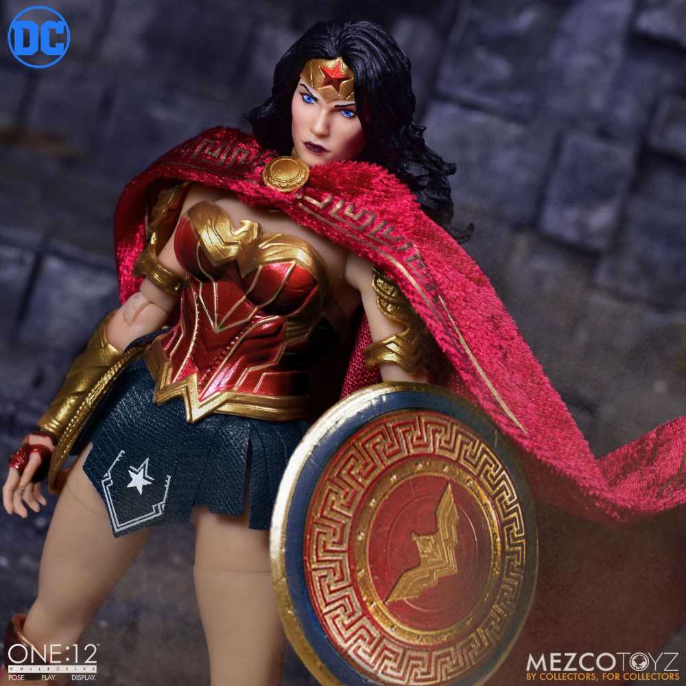 Wonder Woman - DC - Mezco One:12 Collective - Mezco Toyz (DC) action figure collectible [Barcode 696198774214] - Main Image 3