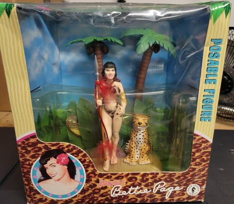 Jungle Bettie Page Poseable Figure Dark Horse  action figure collectible - Main Image 2