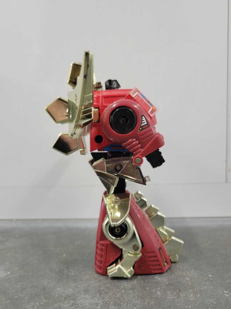 Snarl (Red) - Hasbro (Generation 2) action figure collectible - Main Image 3