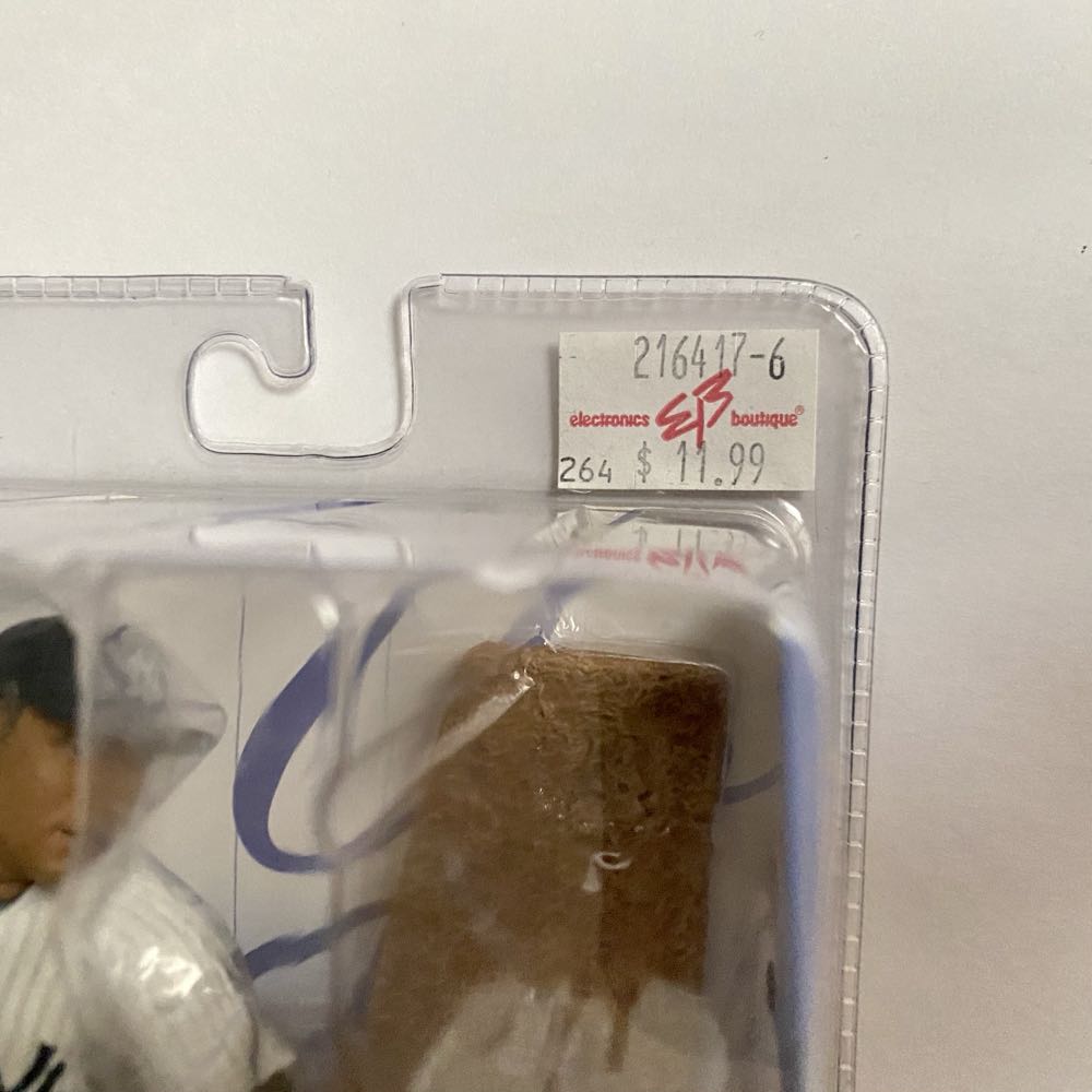 Derek Jeter - Mcfarlene Toys (Baseball) action figure collectible [Barcode 787926702583] - Main Image 3