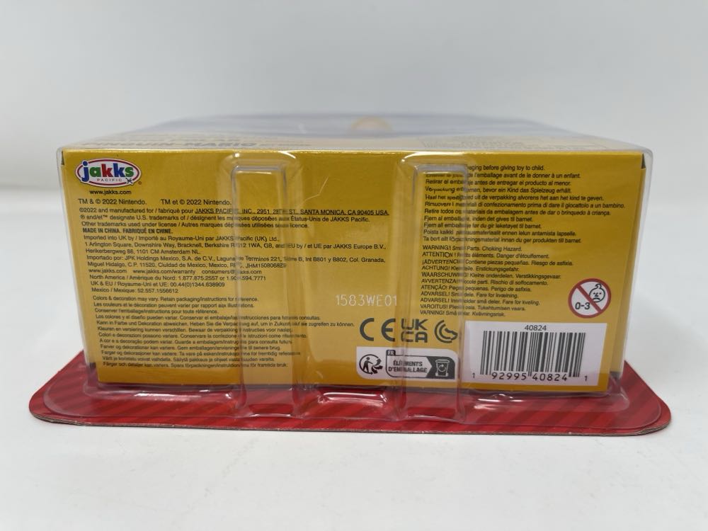 Mario Penguin - JAKKS Pacific, Inc. (Super Mario) action figure collectible [Barcode 192995408241] - Main Image 3