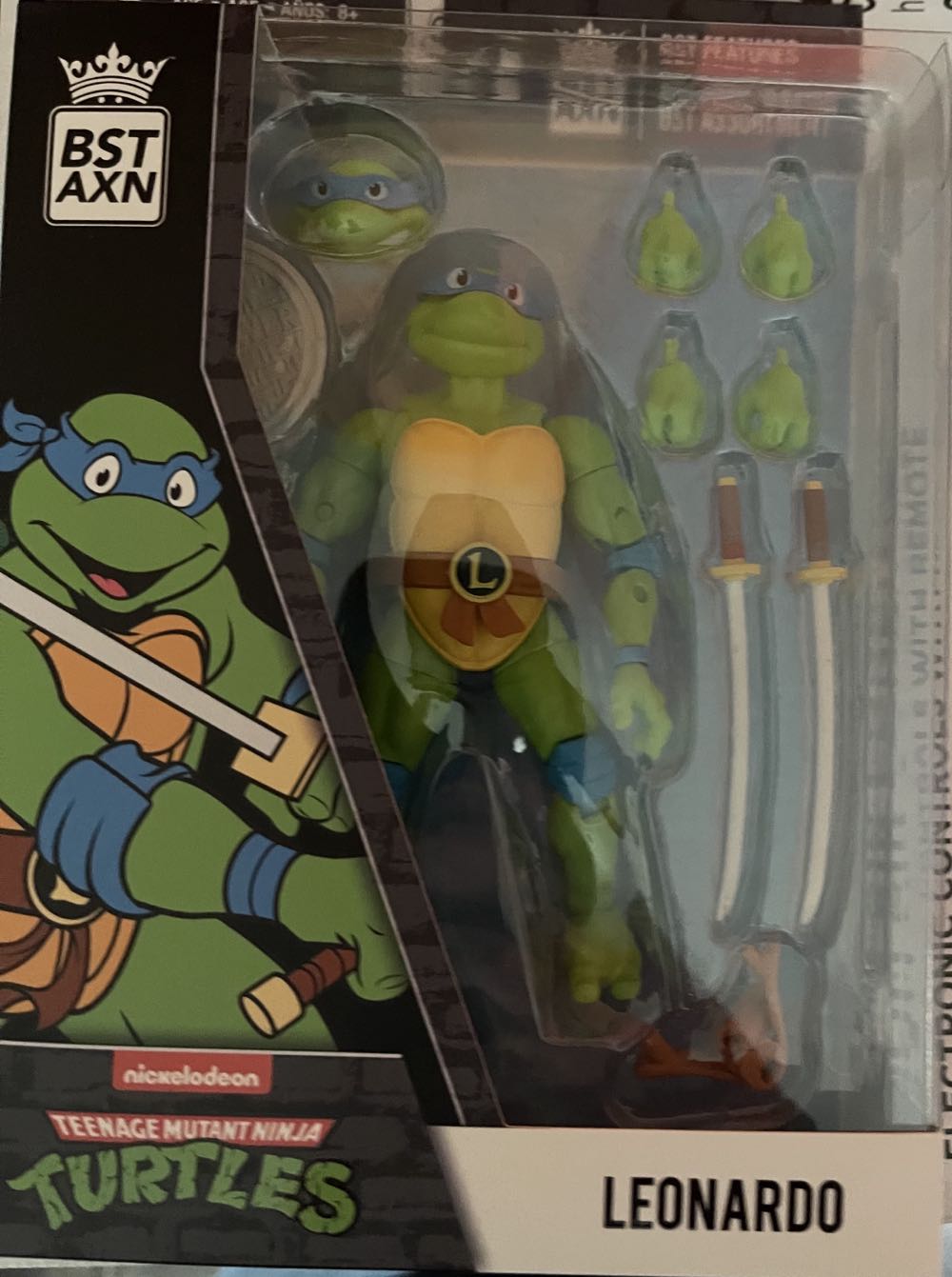 Leonardo - The Loyal Subjects/ BST AXN (Teenage Mutant Ninja Turtles) action figure collectible [Barcode 850018355308] - Main Image 2