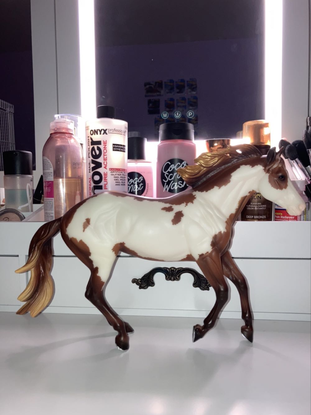 Notoriously Framed: Short Mane - Breyer action figure collectible - Main Image 2