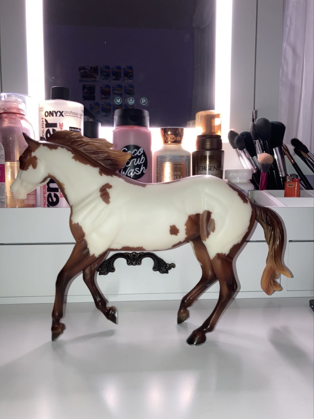 Notoriously Framed: Short Mane - Breyer action figure collectible - Main Image 3