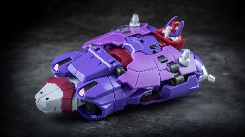 Last Prophet(Alpha Trion) - Iron Factory (Legends Class) action figure collectible [Barcode 791348519230] - Main Image 2