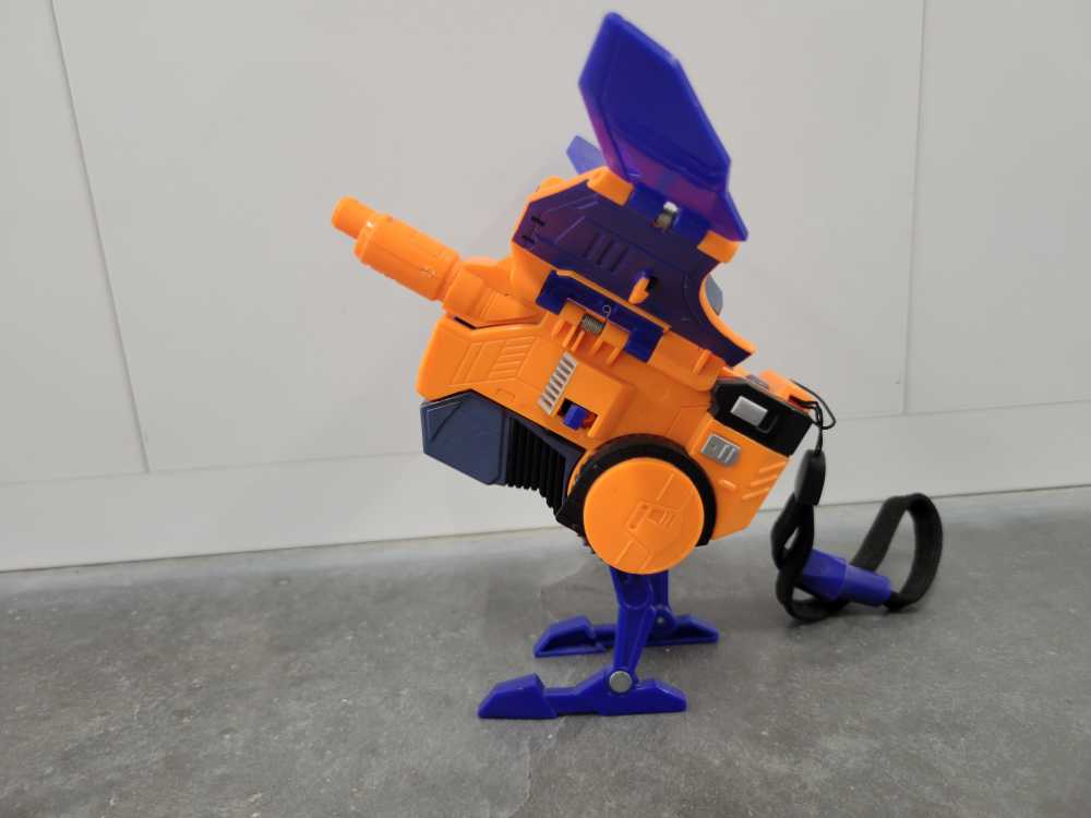 Laserbeak - Hasbro (Armada) action figure collectible - Main Image 2