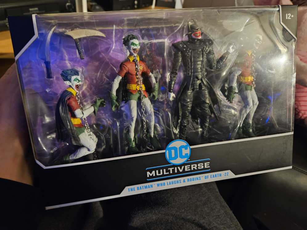 THE BATMAN WHO LAUGHS & ROBINS OF EARTH 22 (Walmart Exclusive) - McFarlane (DC Multiverse) action figure collectible [Barcode 787926154566] - Main Image 3