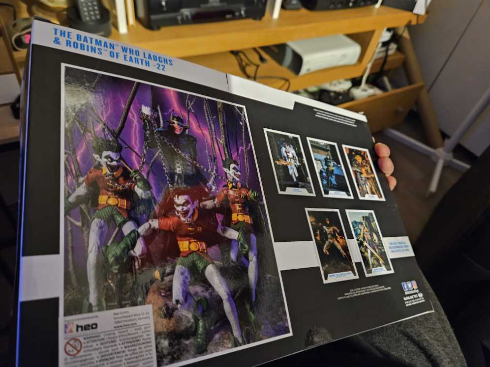 THE BATMAN WHO LAUGHS & ROBINS OF EARTH 22 (Walmart Exclusive) - McFarlane (DC Multiverse) action figure collectible [Barcode 787926154566] - Main Image 4