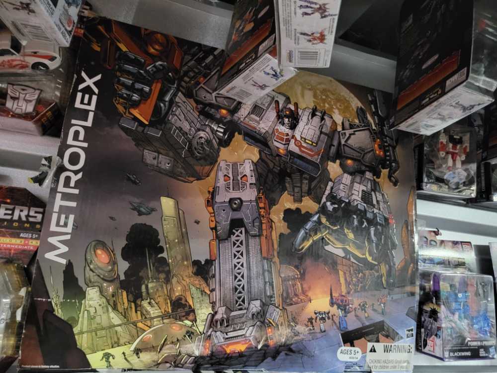 Metroplex SDCC - Hasbro (Generations) action figure collectible - Main Image 3
