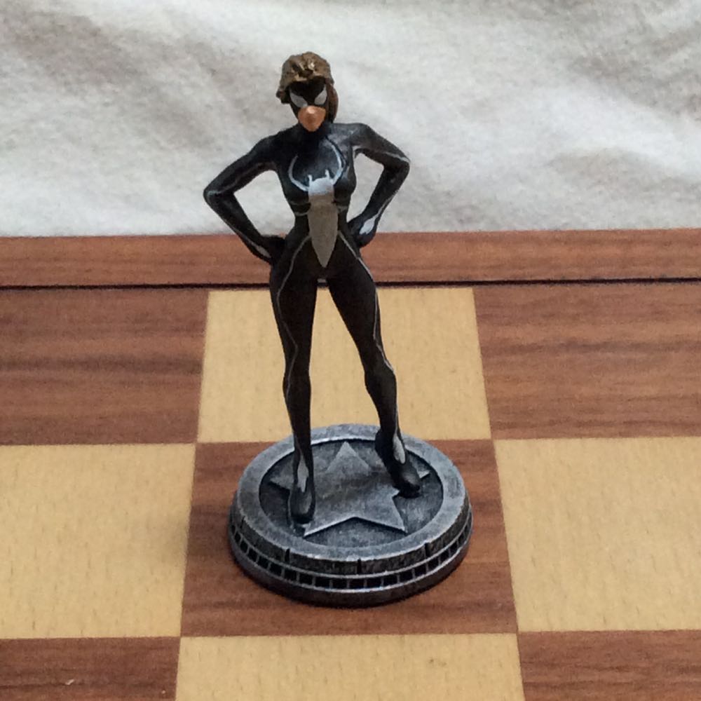 Spider-man # 1 White Knight - Spider-Girl # 85 White Pawn  action figure collectible - Main Image 3