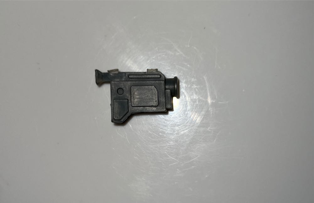 April O’Neil (Orange & Blue Stripes W/ Press Pass) - Playmates (Teenage Mutant Ninja Turtles (1988)) action figure collectible - Main Image 4