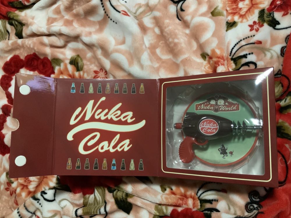 Fallout Nuka Cola Blaster Replica - Bethesda (Fallout) action figure collectible [Barcode 858609006295] - Main Image 4