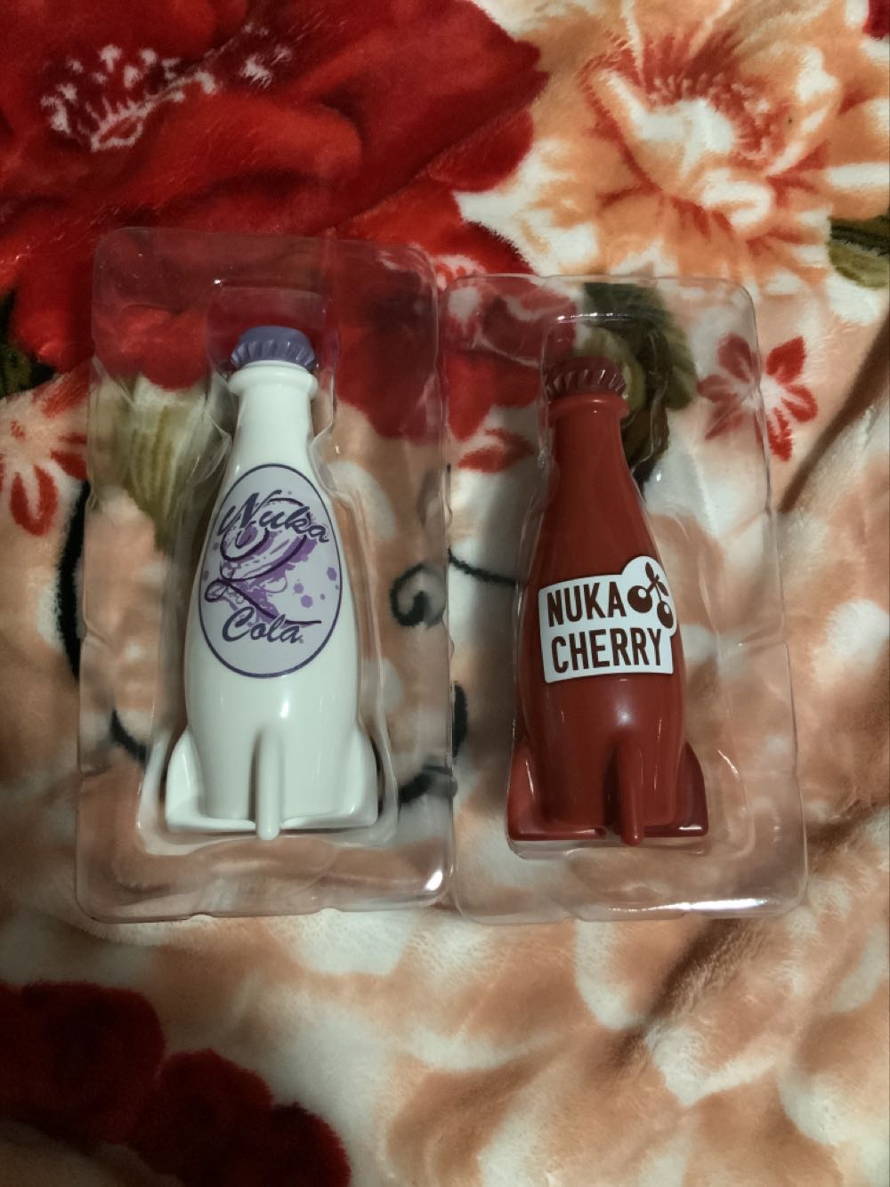 Nuka Cola Mini Bottle - Bethesda (Fallout) action figure collectible - Main Image 3