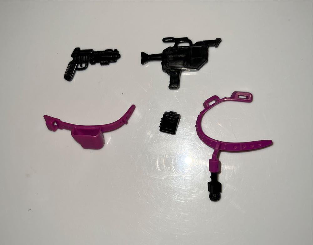 April (The Gutsiest Gal to Ever Gather the News!) - Playmates Toys (Teenage Mutant Ninja Turtles) action figure collectible - Main Image 2