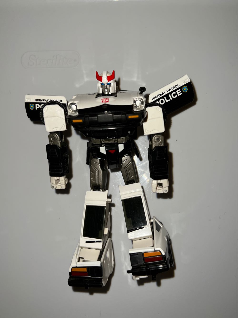 Prowl - Takara (Transformers) action figure collectible - Main Image 1