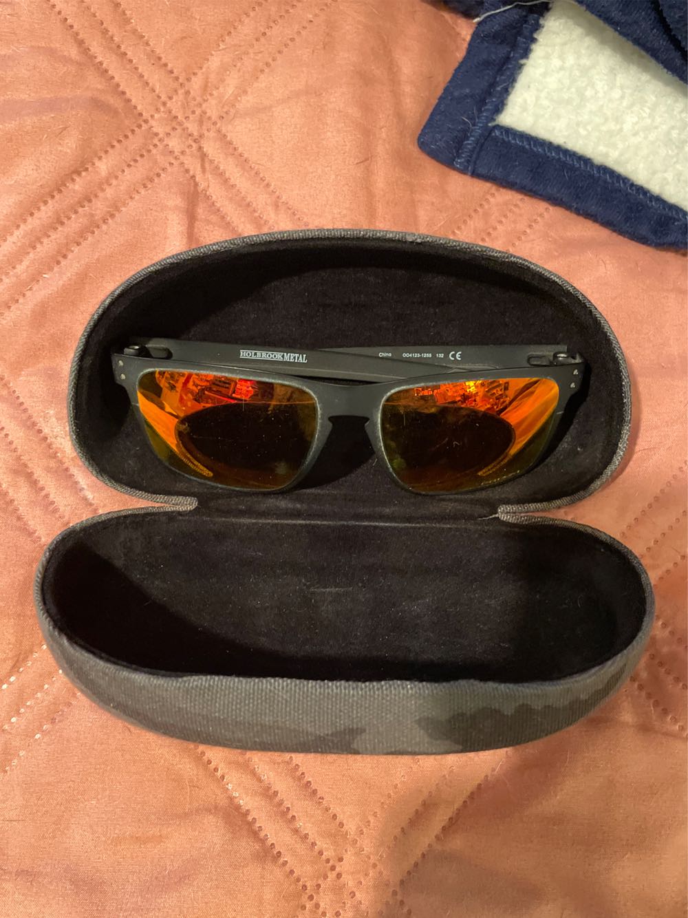 Oakley Hollbrook Metal Frames & Hard Case  action figure collectible - Main Image 2