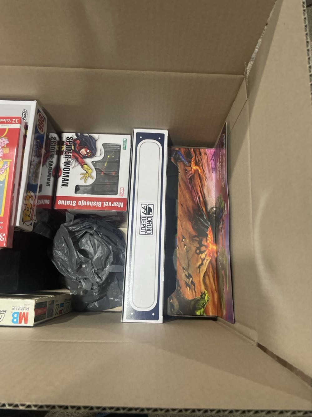 Droid Depot (Disney Store Exclusive 4-Pack) - Hasbro (Droid Factory) action figure collectible [Barcode 5010993912025] - Main Image 4