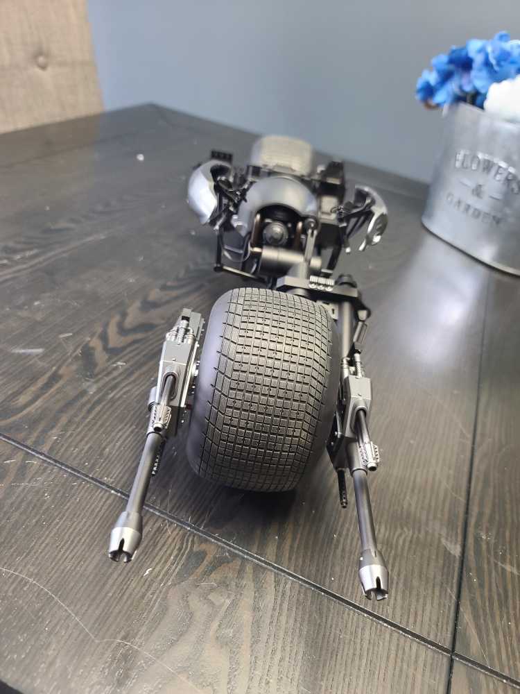 Bat Pod - Hot Toys (The Dark Knight) action figure collectible - Main Image 2