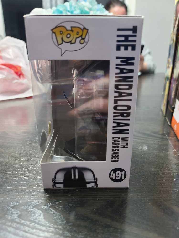Funko Pop Star Wars 491 The Mandalorian w/ Darksaber - Funko (Sci-Fi) action figure collectible - Main Image 2