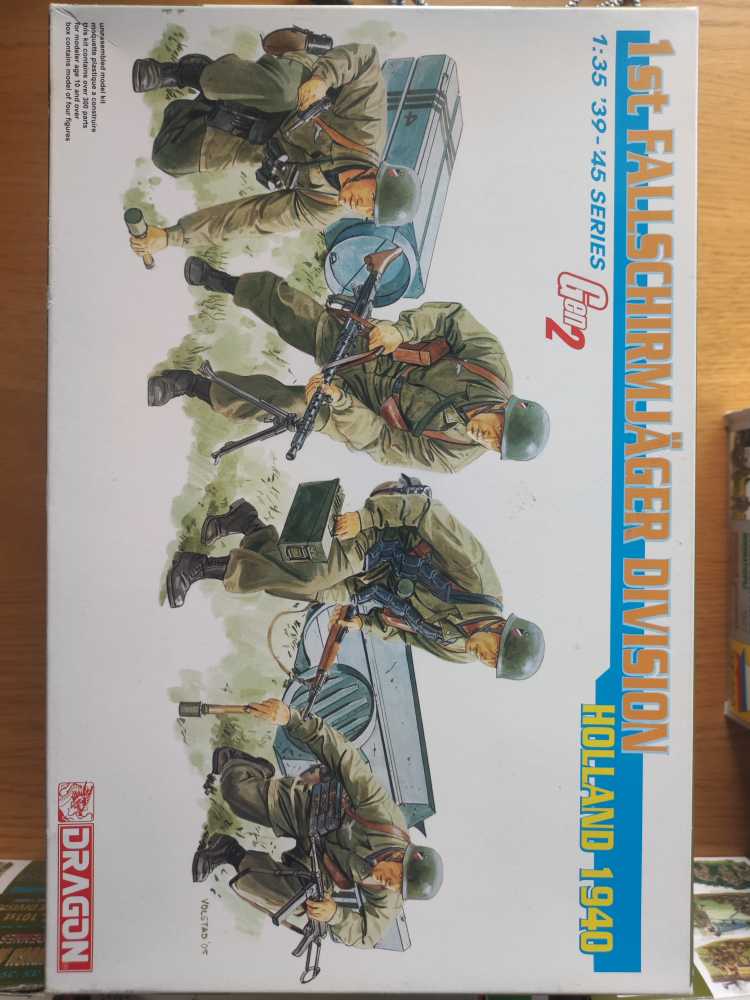 6276 Dragon 1st Fallschirmjager Division Holland 1940 1 35  action figure collectible [Barcode 089195862761] - Main Image 2