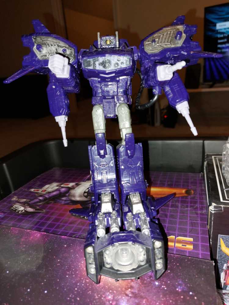WFC Siege Shockwave  - Hasbro (WFC Siege) action figure collectible - Main Image 2