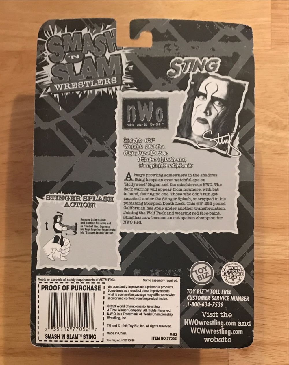 Sting: WCW Toybiz Smash N’ Slam Wrestlers [Red & Black] - WCW Toybiz (WCW Toybiz Smash N’ Slam Wrestlers) action figure collectible [Barcode 035112770527] - Main Image 2