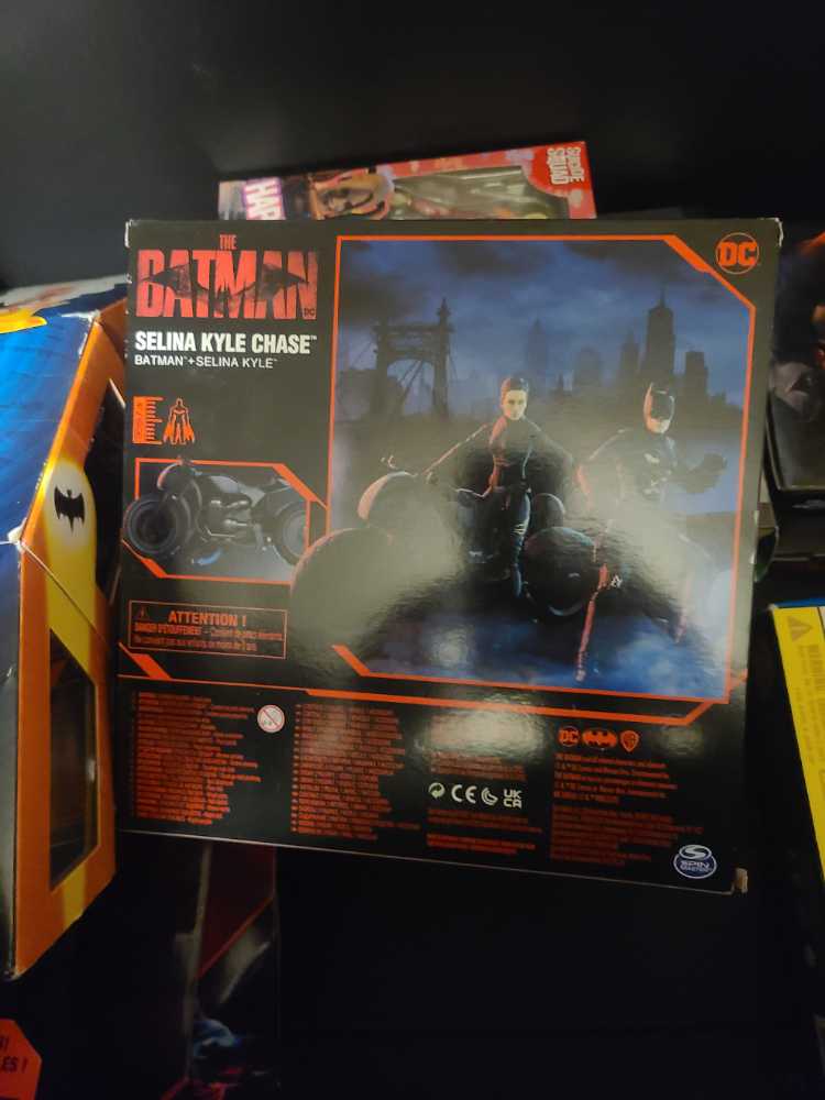 Spinmaster The Batman Selina Kyle 4” Dc Movie Cycle  - Spin Master (The Batman) action figure collectible [Barcode 778988368411] - Main Image 2