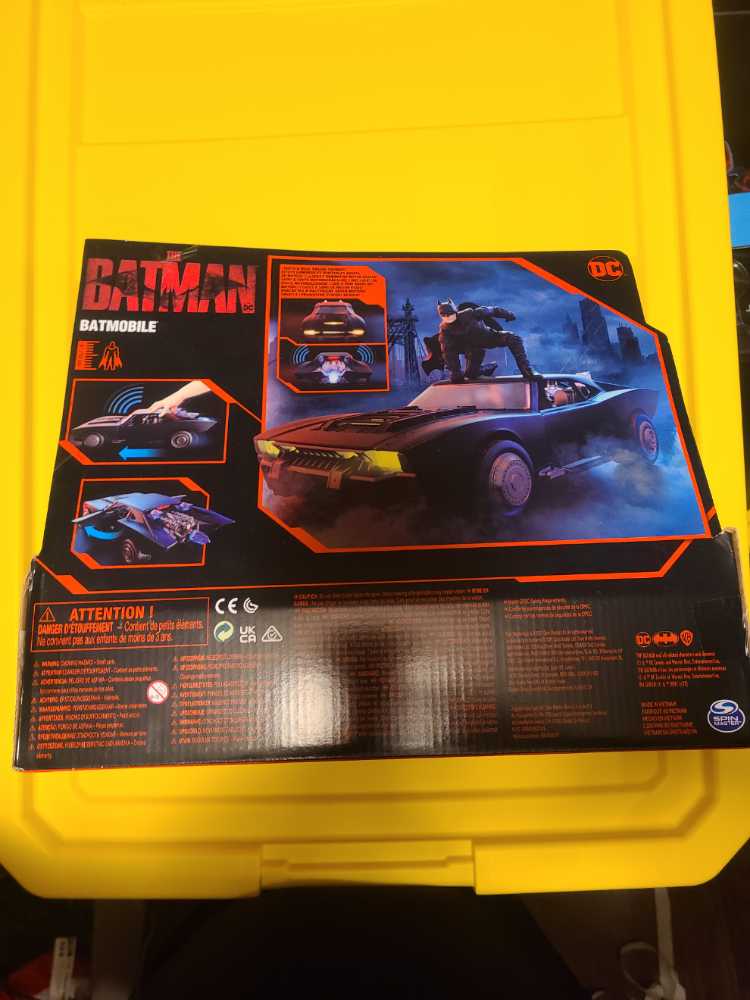 Playmates The Batman Batmobile W Lights Sounds & Batman 3.75” - Spin Master (DC Heroes Unite) action figure collectible [Barcode 778988366301] - Main Image 2