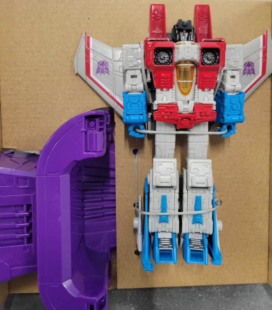 Starscream Coronation - Hasbro (Studio Series) action figure collectible - Main Image 2