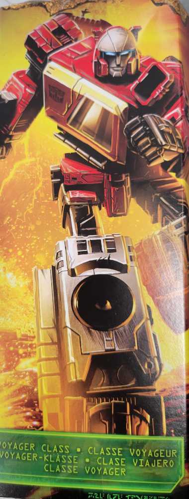 Blaster (Kingdom) - Hasbro (Transformers Generations) action figure collectible - Main Image 3