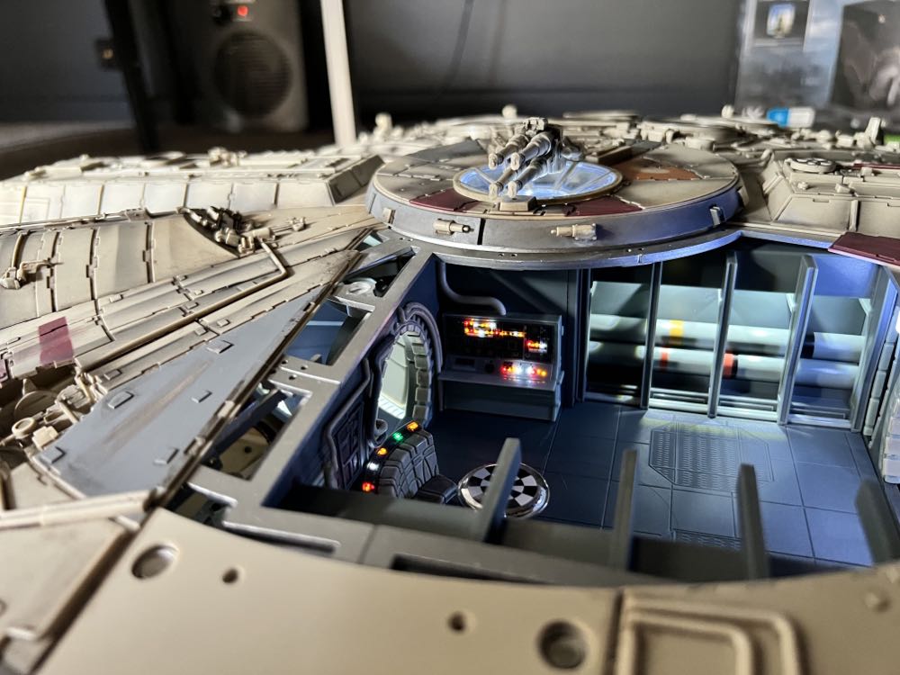 STK Workshop Millennium Falcon - Deagostini (Star Wars) action figure collectible - Main Image 3