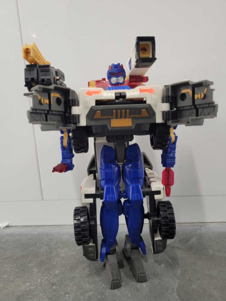 Red Alert with Longarm - Hasbro (Armada) action figure collectible - Main Image 2