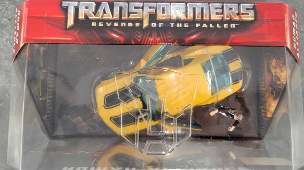 Bumblebee with Sam Witwicky Human Alliance  - Hasbro (Revenge Of The Fallen) action figure collectible - Main Image 2