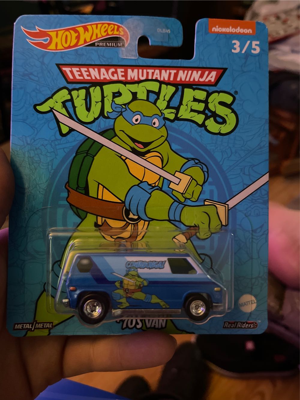 TMNT: Hot Wheels Teenage Mutant Ninja Turtles ‘70S VAN - Leonardo 3/5 - Hot Wheels (Teenage Mutant Ninja Turtles) action figure collectible [Barcode 194735016297] - Main Image 2