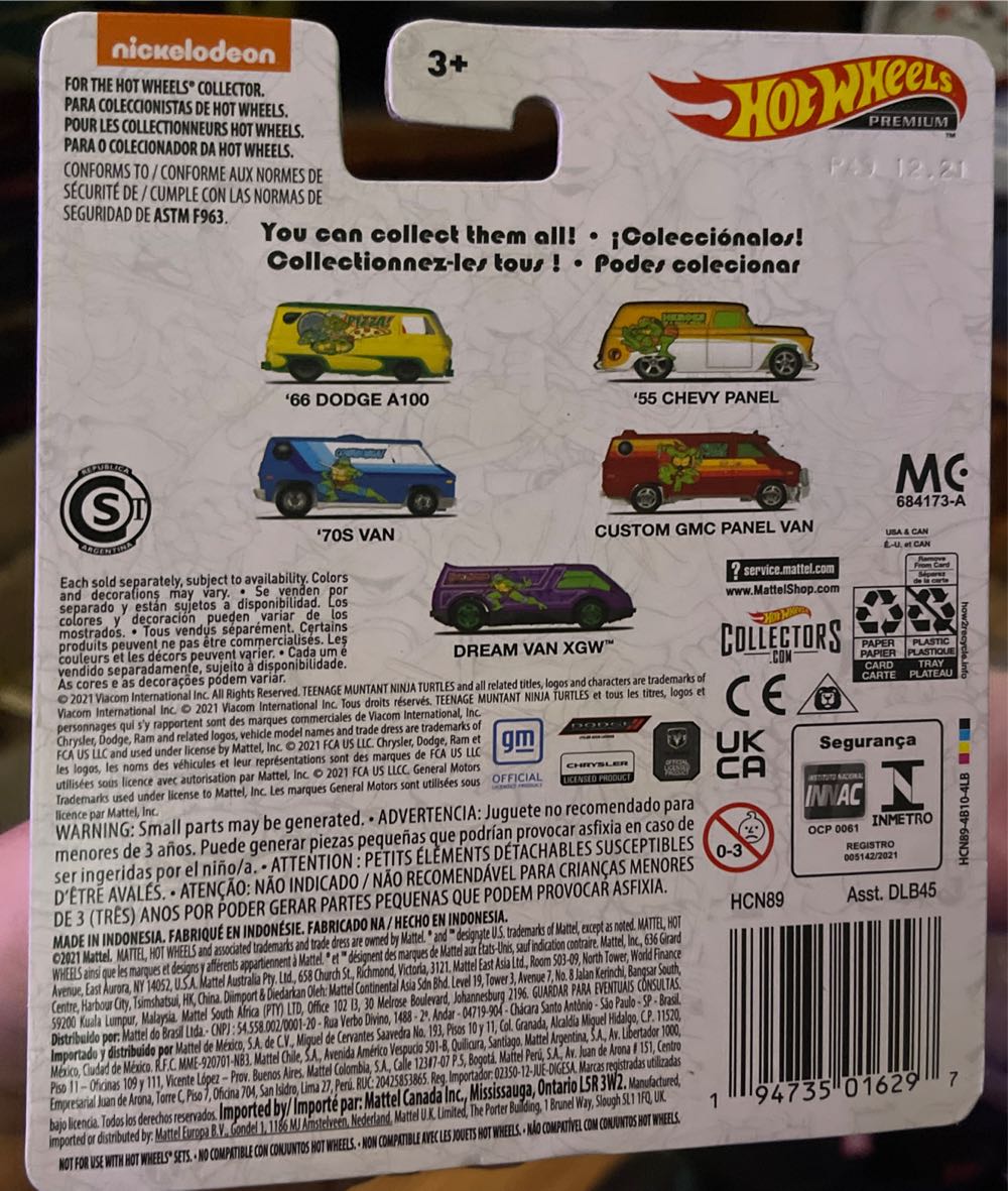 TMNT: Hot Wheels Teenage Mutant Ninja Turtles ‘70S VAN - Leonardo 3/5 - Hot Wheels (Teenage Mutant Ninja Turtles) action figure collectible [Barcode 194735016297] - Main Image 3