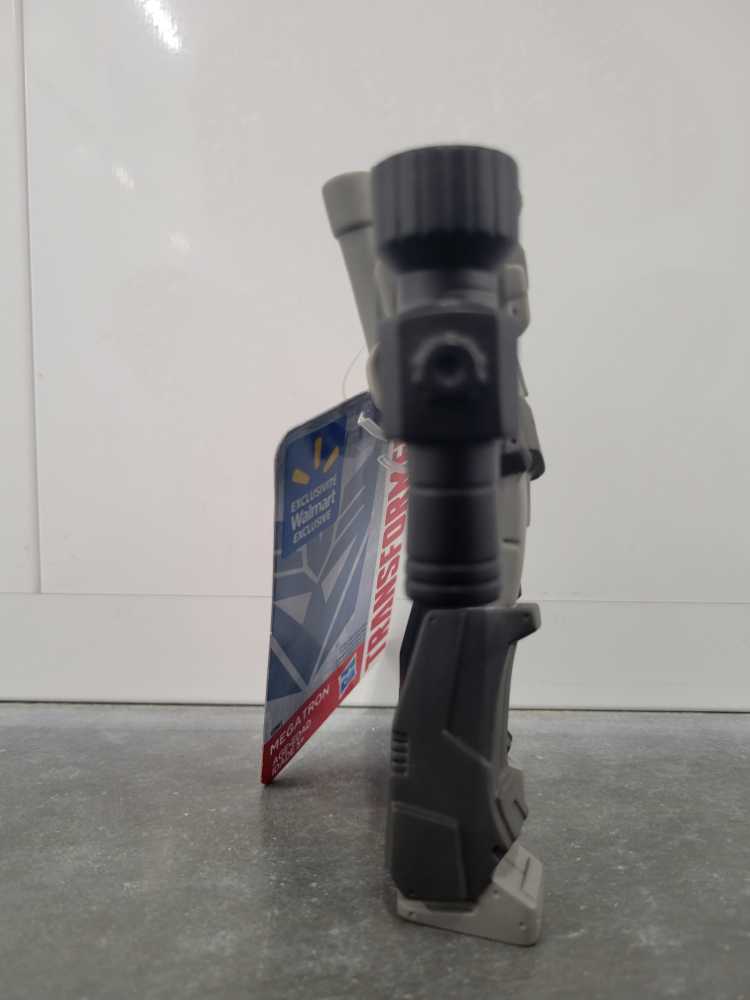 Megatron  - Hasbro (Titan Warrior) action figure collectible - Main Image 3