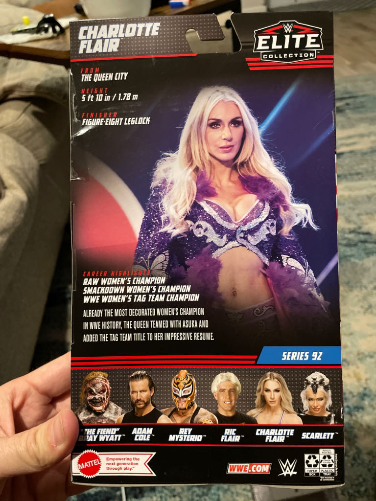WWE Elite Series 92 Charlotte Flair - Elite Series 92 - Mattel Wwe (WWE/WWF) action figure collectible [Barcode 194735021505] - Main Image 2