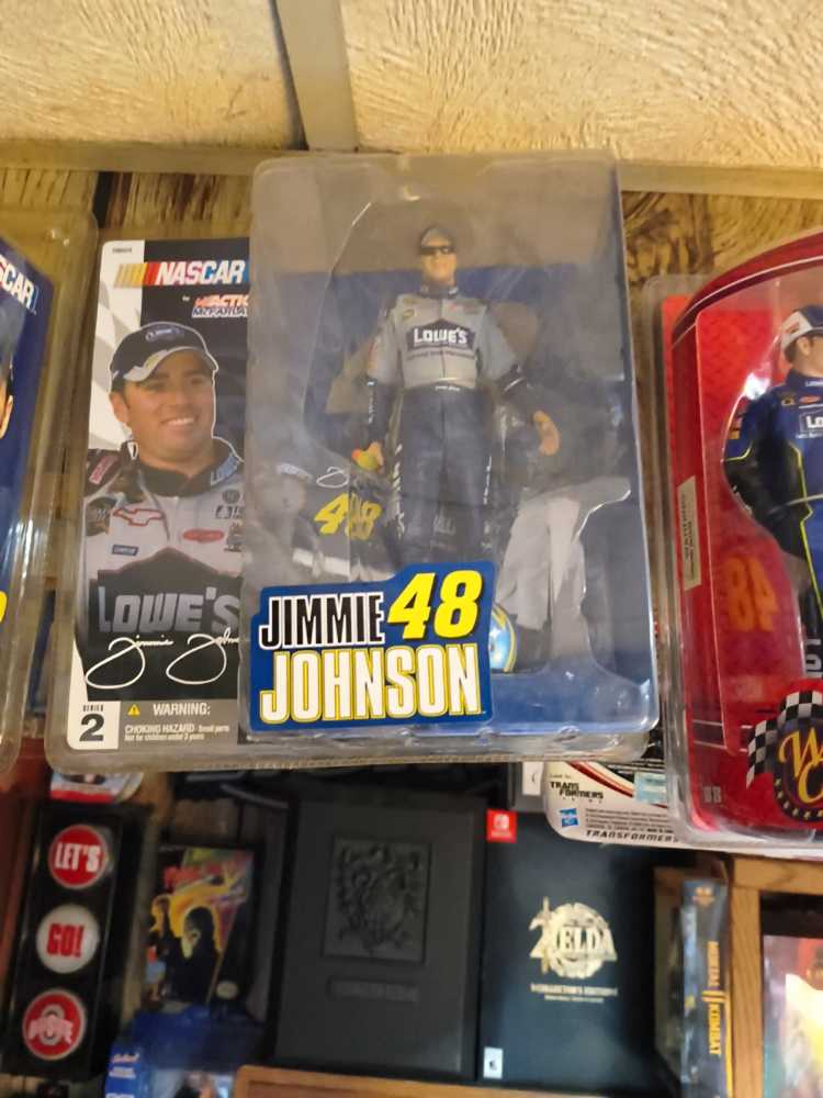 Johnson Nascar By Mcfarlane #48 Lowe’s Jimmie Johnson Series 2 Holding Helmet  action figure collectible [Barcode 781317215553] - Main Image 3