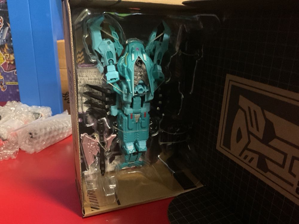 Transformers Generations Selects Lobclaw Seacons Takara Tomy GS -  06 - Takara Tomy (Transformers) action figure collectible [Barcode 630509952182] - Main Image 3