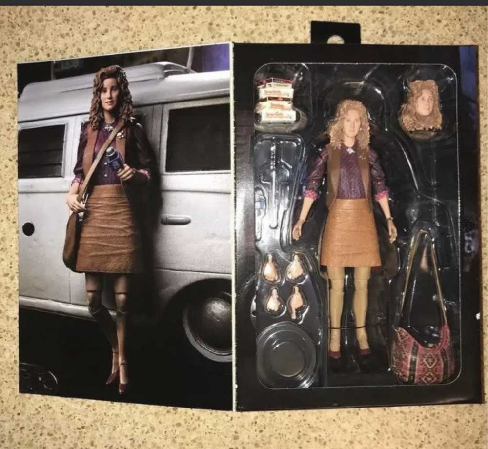 Neca Teenage Mutant Ninja Turtles April O’Neal 1990 movie - Neca (Teenage Mutant Ninja Turtles) action figure collectible - Main Image 2