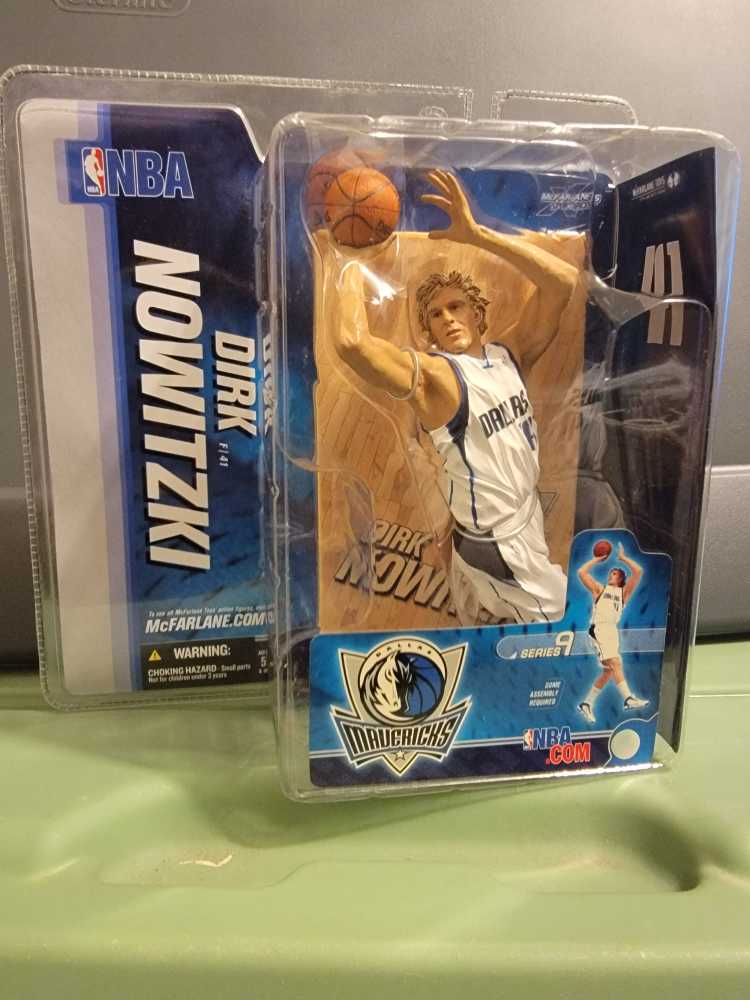 Dirk Nowitzki Dallas Mavericks Series 9 Nba Mcfarlane  action figure collectible [Barcode 787926762433] - Main Image 2