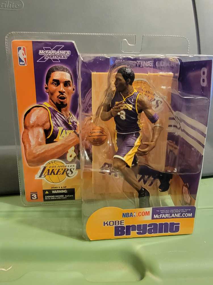 NBA Series 3 Kobe Bryant - Mcfarlene Toys (Basketball) action figure collectible [Barcode 787926704358] - Main Image 2